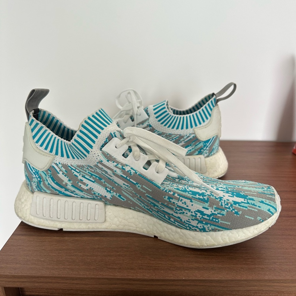 Adidas NMD R1 SNS DATAMOSH glitch white blue
